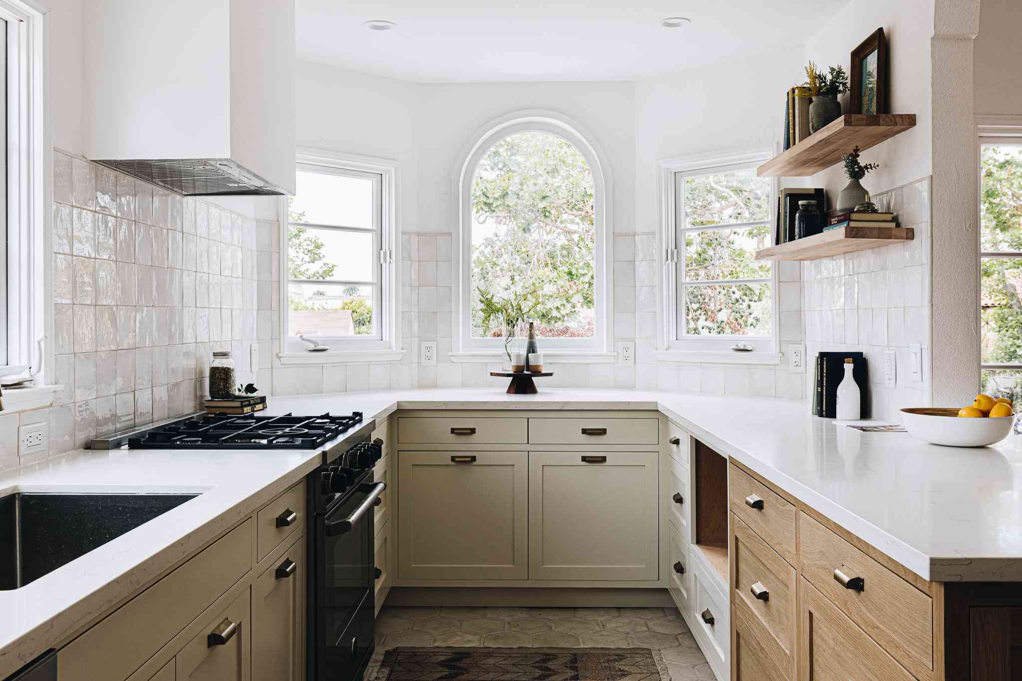 Master the Art: Paint Kitchen Cabinets like a Pro in 9 Steps