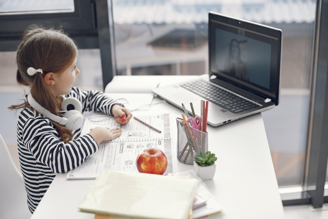 How Online Academies Help Students Balance School and Life