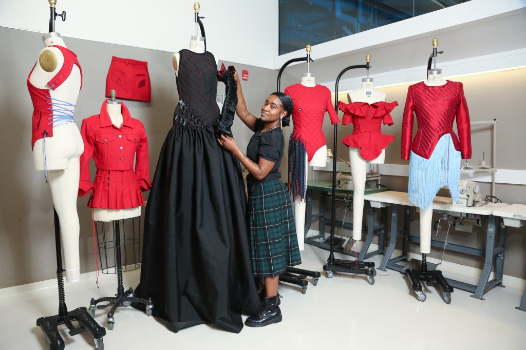 The Allure and ​Evolution of ​Designer Clothing: A ​Deep Dive ​into Luxury Fashion